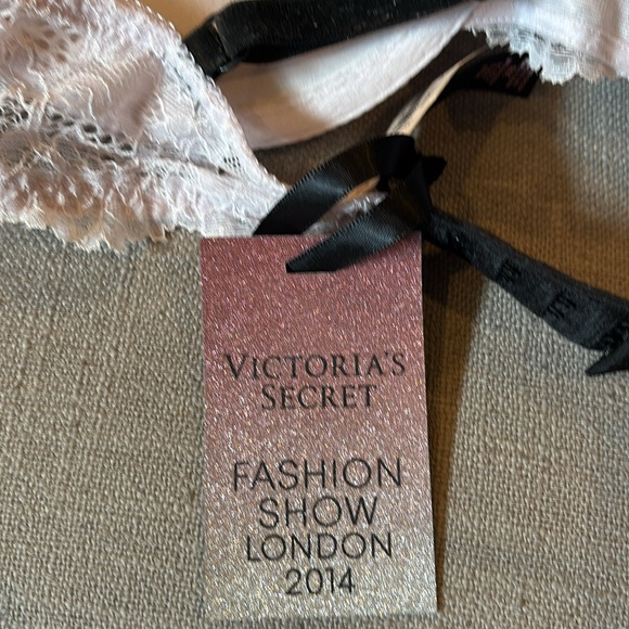 Victorias Secret Bra ✨ - Picture 6 of 8